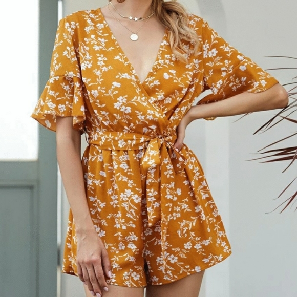 Floral Romper Jumpsuit - Picture 4 of 6